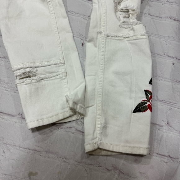 ZARA MAN Men's White Distressed skinny stretch Jeans floral appliqué size 32 GUC - Picture 15 of 15